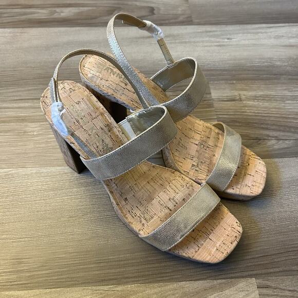Anne Klein Women's Zaya Block Heel Sandals 4.5" Platinum Ankle Strap Size 10 NWB - Picture 5 of 15